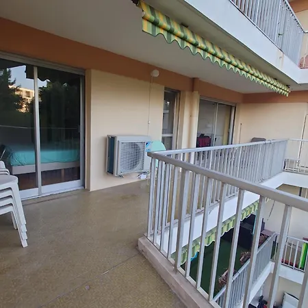 Апартаменти Appartement Antibes *